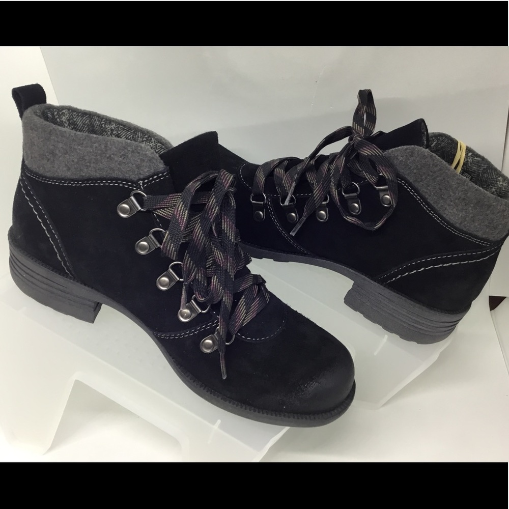 Earth Origins Women’s Black Cow Suede Ankle Boots - Picture 5 of 8